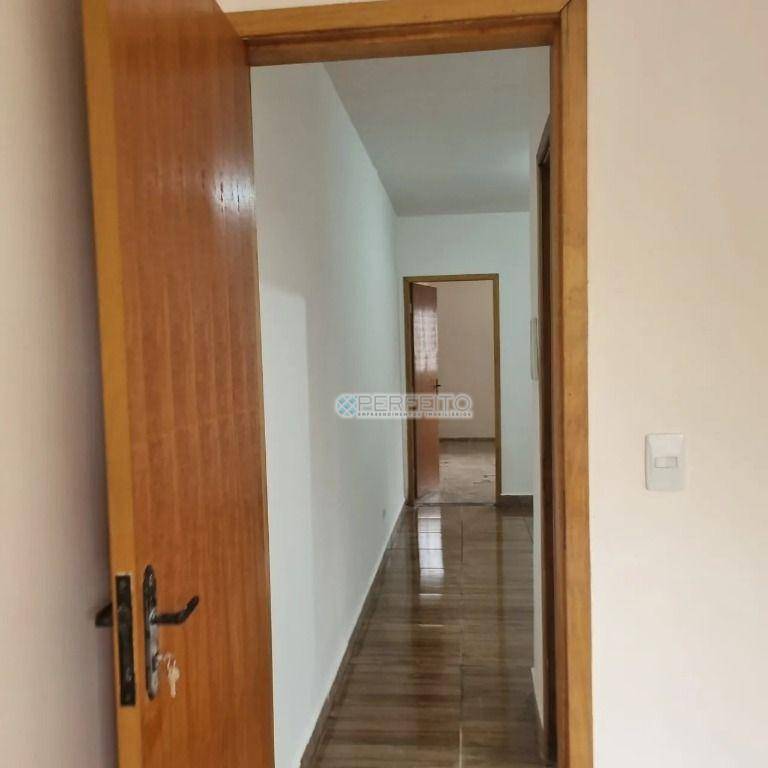 Casa para alugar com 2 quartos, 109 m² por R$ 1.500/mês - Columbia - Londrina/PR