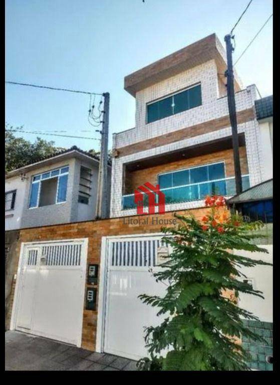 Casa com 4 dormitórios, 3 suítes à venda, 130 m² por R$ 810.000,00 - Vila Belmiro - Santos/SP