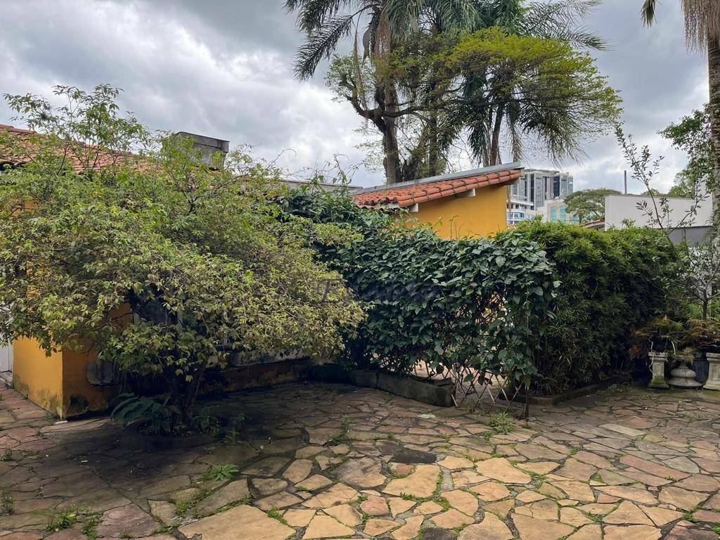 Casa com 4 Dormitórios para Alugar, 320 m² no Jardim Paulista