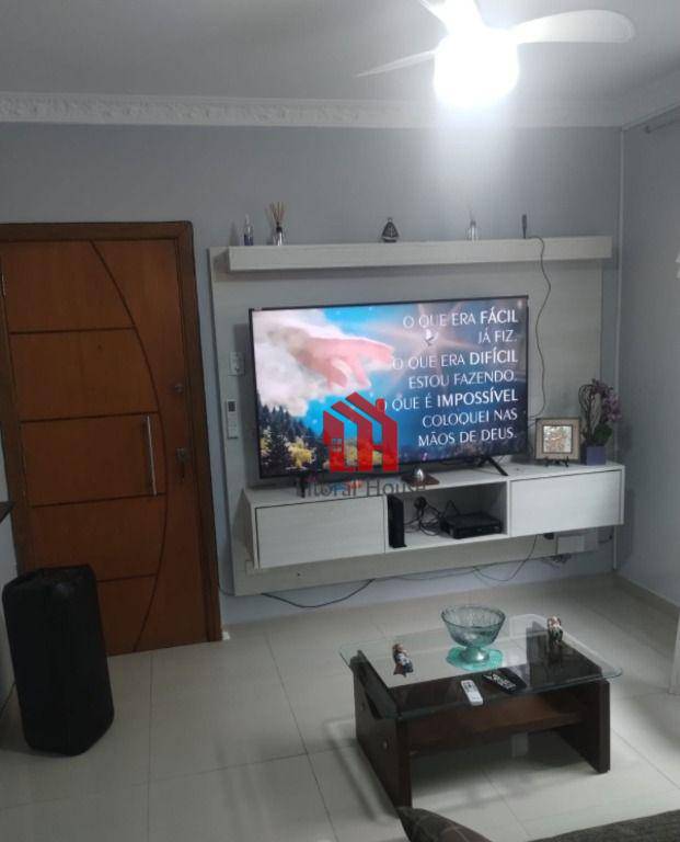 Apartamento térreo, 2 dormitórios e quintal.