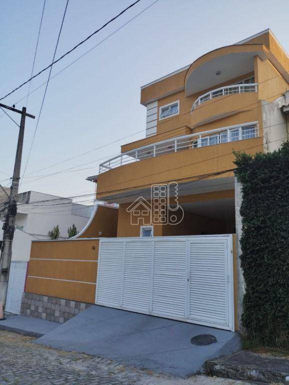 Casa com 3 dormitórios à venda, 246 m² por R$ 698.000,00 - Arsenal - São Gonçalo/RJ
