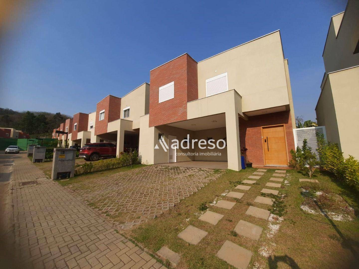 Casa com 3 dormitrios  venda, 210 m por R$ 1.750.000 - Condomnio Ecovillagio - So Roque/SP