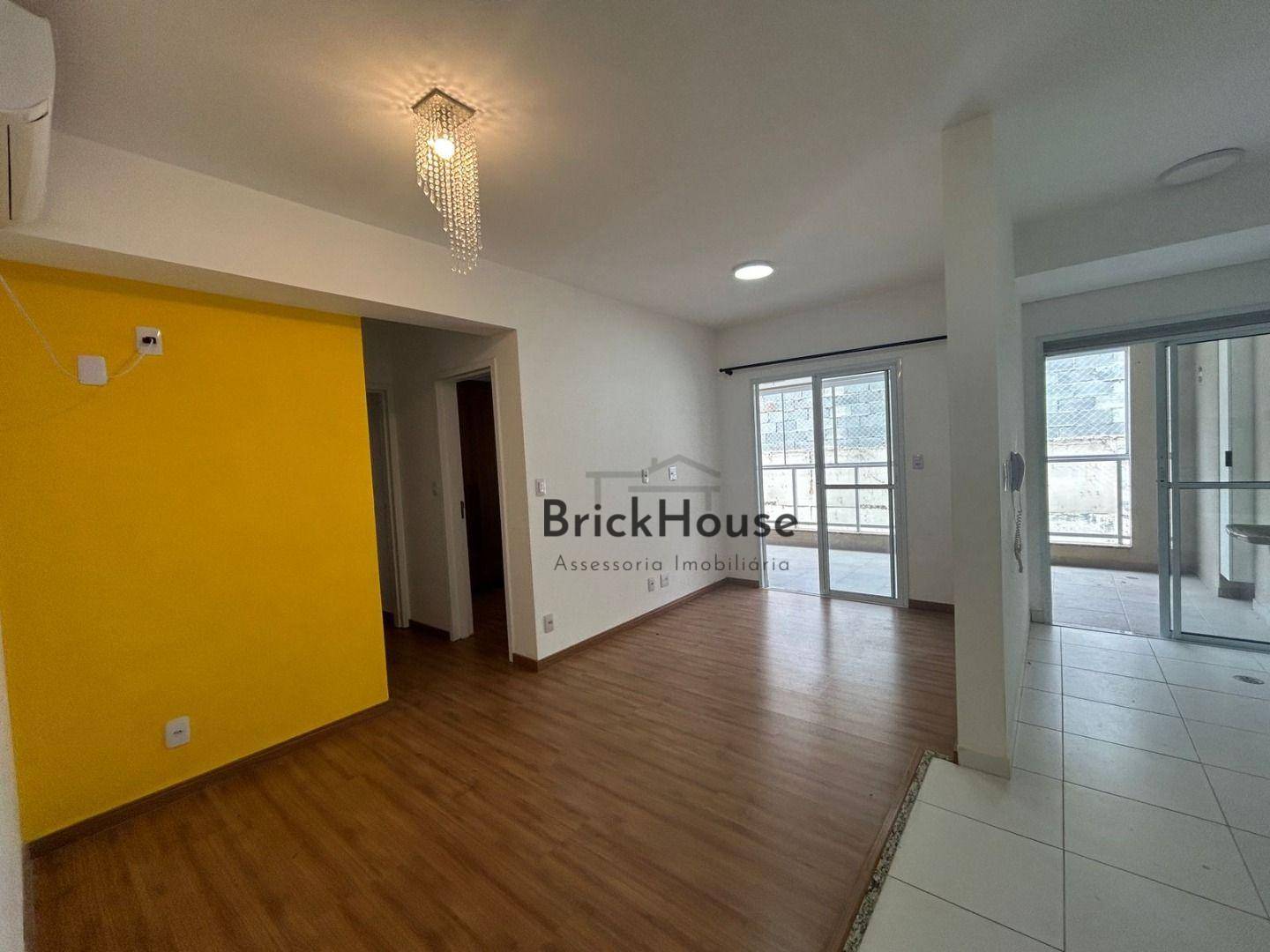 Apartamento com 2 dormitrios para alugar, 72 m por R$ 2.600,00/ms - Bairro Do Cambar - So Roque/SP