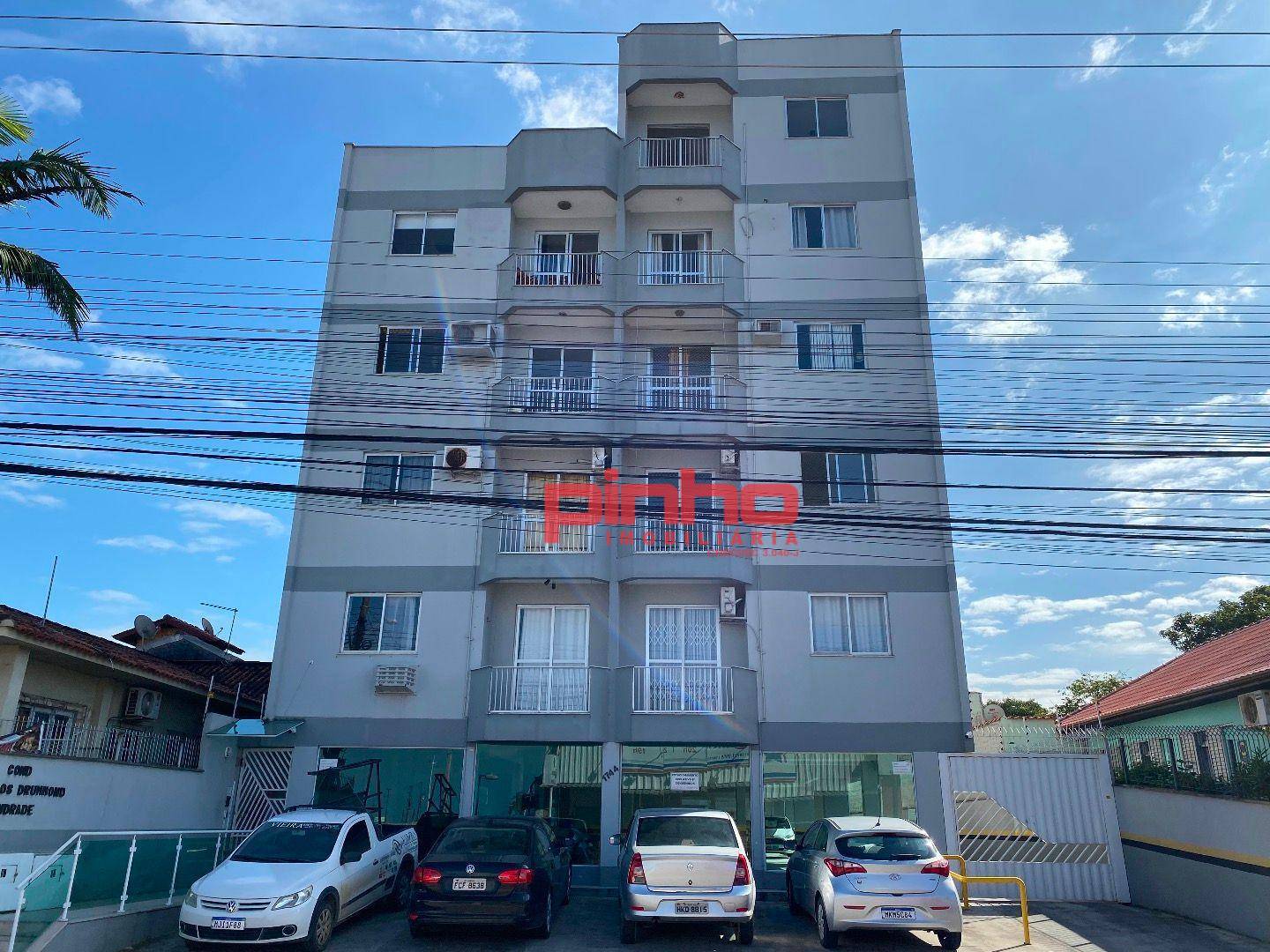 Cobertura com 3 dormitórios para alugar, 115 m² por R$ 2.500,00/mês - Praia Comprida - São José/SC