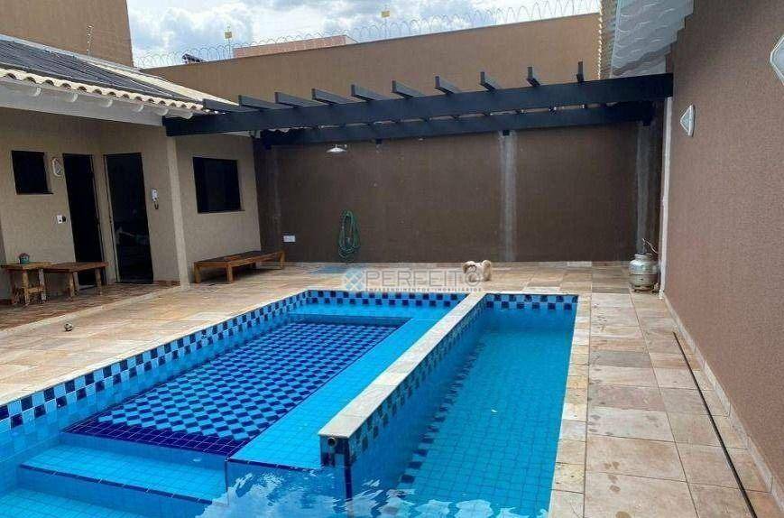 Casa à venda com 4 quartos, 300 m² por R$ 950.000 - Coliseu - Londrina/PR