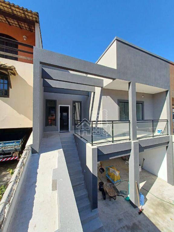 Casa com 3 quartos à venda, 250 m² por R$ 840.000 - Araçatiba - Maricá/RJ