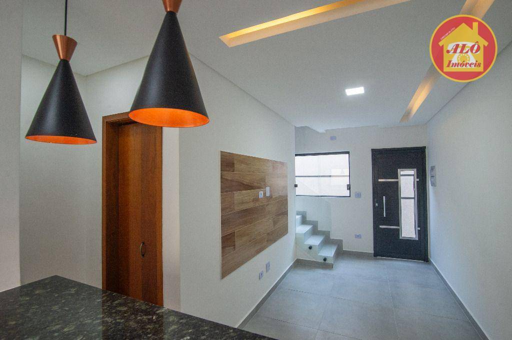 Sobrado com 2 quartos à venda, 57 m² por R$ 300.000 - Maracanã - Praia Grande/SP