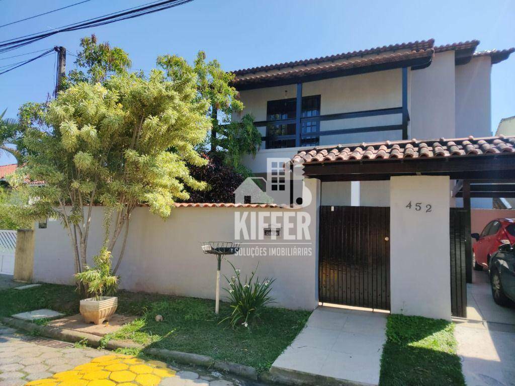 Casa com 5 dormitórios à venda, 308 m² por R$ 925.000,00 - Maricá  - Maricá/RJ