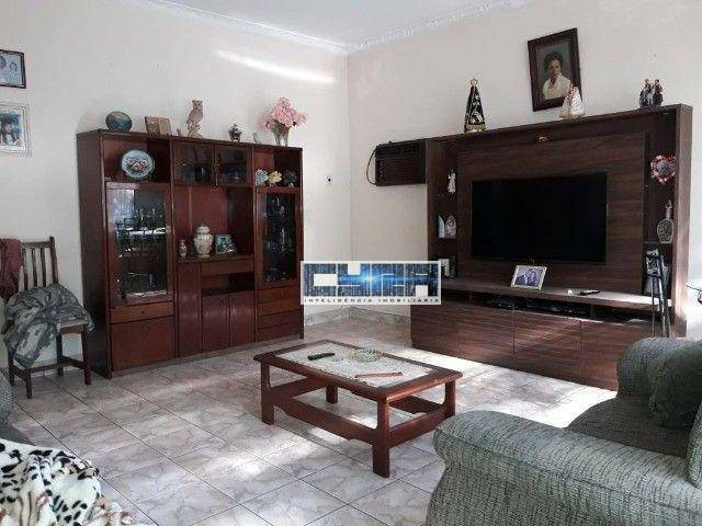 Casa de 2 DORMITÓRIOS com DUAS VAGAS e EDÍCULA à venda por R$ 800.000 - Vila Belmiro - Santos/SP