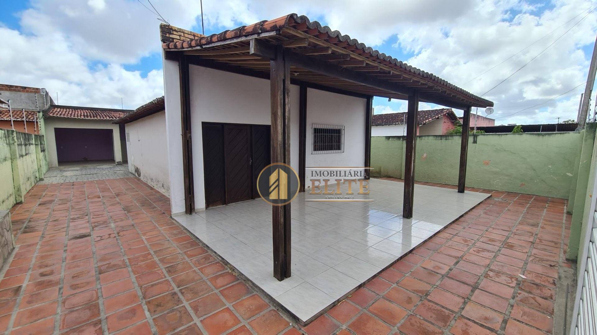 Casa com 3 quartos sendo 1 suíte para alugar, 150 m² por R$ 1.600/mês - Cohabinal - Parnamirim/RN
