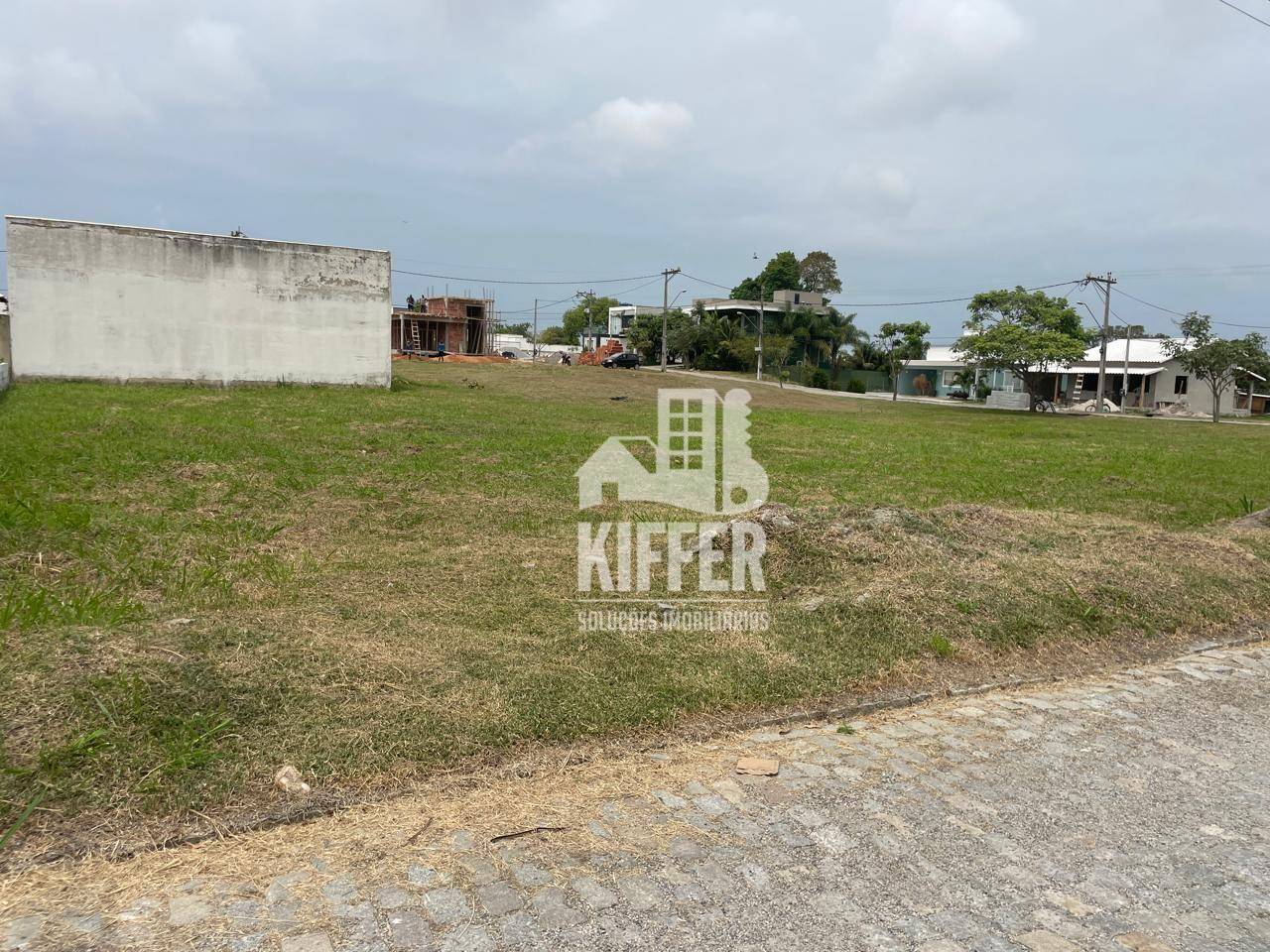 Terreno à venda, 360 m² por R$ 115.000,00 - Pindobas - Maricá/RJ