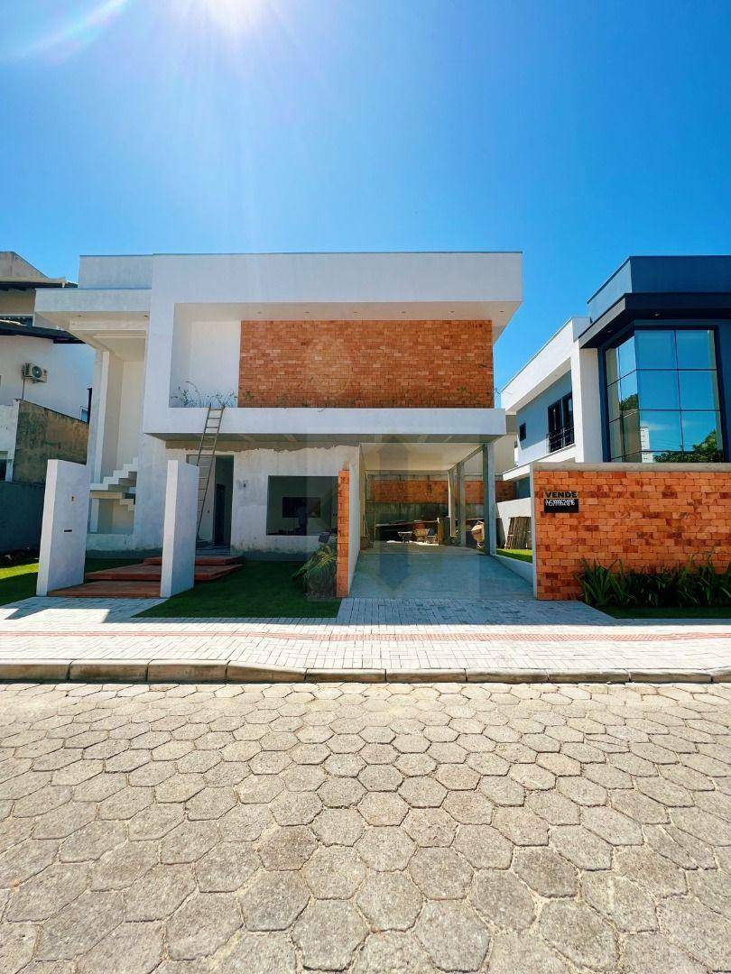 Casa com 3 dormitórios à venda, 198 m² por R$ 1.600.000,00 - Porto Belo - Porto Belo/SC