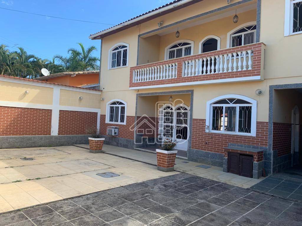 Casa com 4quartos para alugar, 173 m² por R$ 4.500/mês - Centro - Maricá/RJ