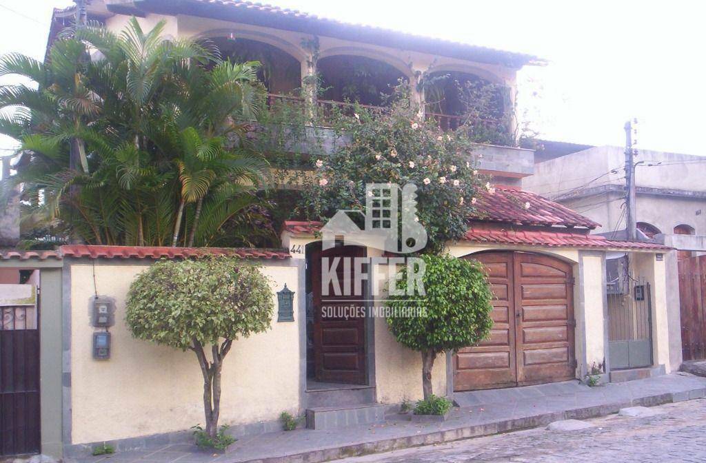 Casa com 4 dormitórios à venda, 300 m² por R$ 650.000,00 - Porto Novo - São Gonçalo/RJ