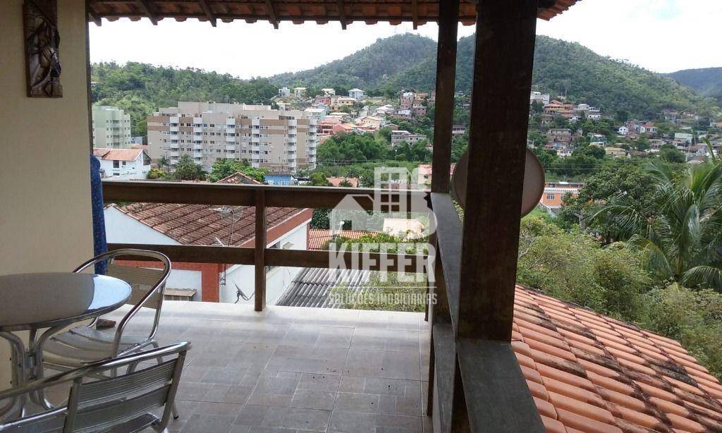 Casa com 3 dormitórios à venda, 302 m² por R$ 890.000,00 - Maria Paula - Niterói/RJ