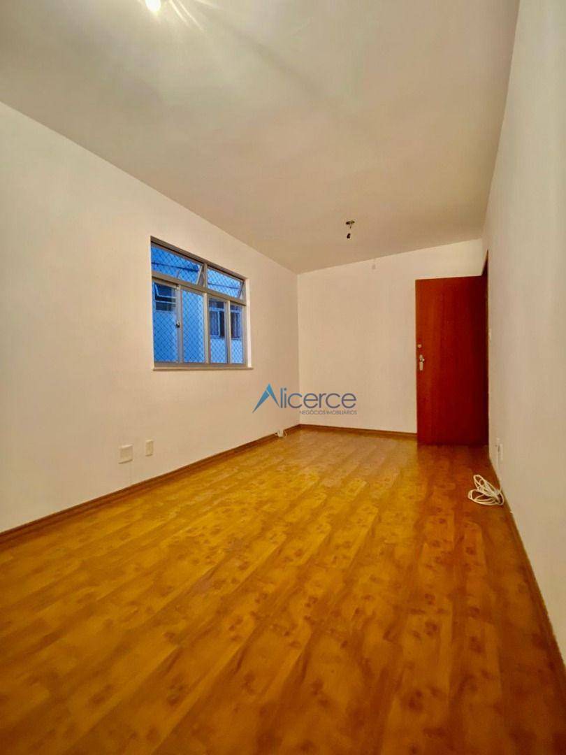 Apartamento com 2 dormitórios à venda, 65 m² por R$ 180.000,00 - São Mateus - Juiz de Fora/MG