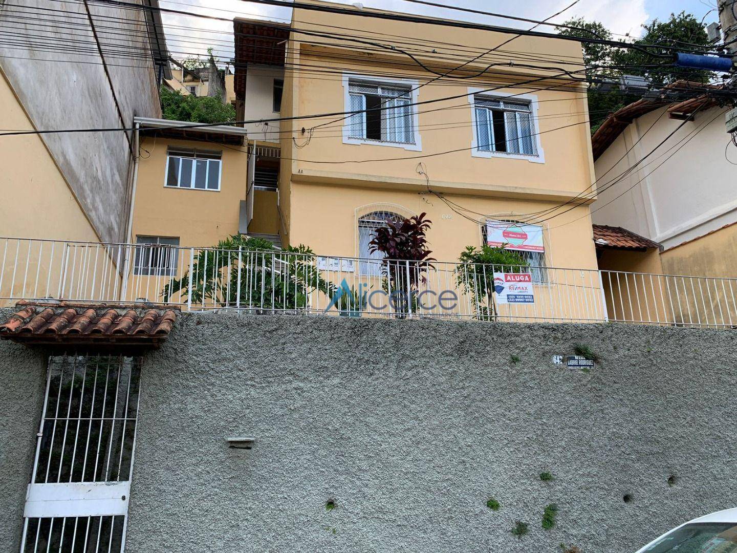 Sobrado com 2 dormitórios para alugar, 55 m² por R$ 800,00/mês - Santa Cecília - Juiz de Fora/MG