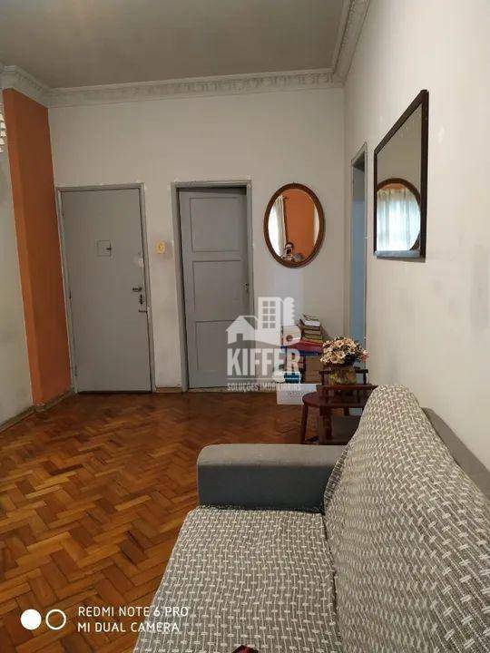 Apartamento na Rua Riachuelo, Centro.