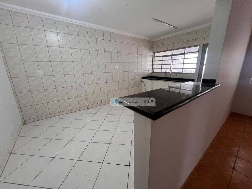 Casa para alugar com 3 quartos, 96 m² por R$ 1.400/mês - Industrial - Londrina/PR