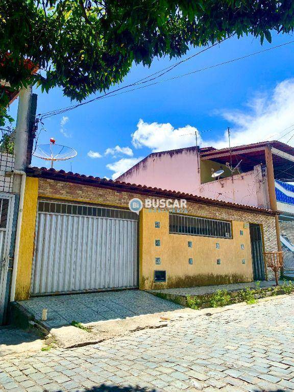 Casa à venda, 360 m² por R$ 320.000,00 - Cidade Nova - Feira de Santana/BA