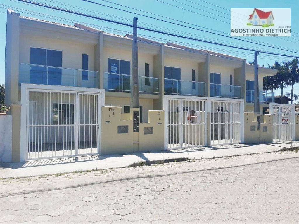 Sobrado com 2 Dormitórios à venda, 70 m² por R$ 240.000,00