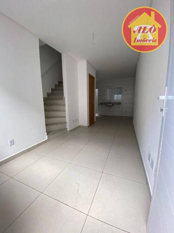 Sobrado com 2 dormitórios à venda, 54 m² por R$ 290.000,00 - Boqueirão - Praia Grande/SP