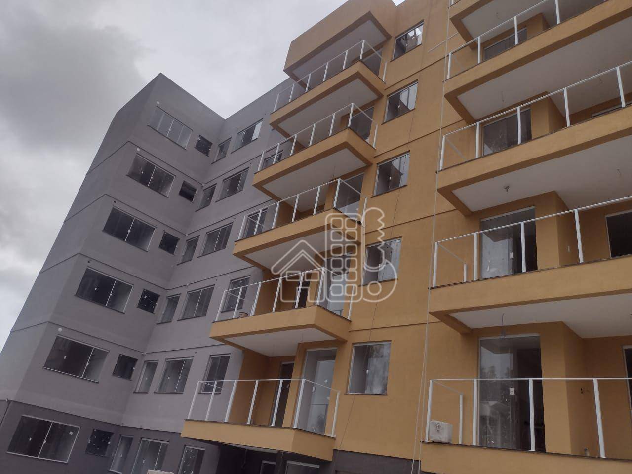 Apartamento com 3 dormitórios à venda, 77 m² por R$ 265.000,00 - Porto Novo - São Gonçalo/RJ