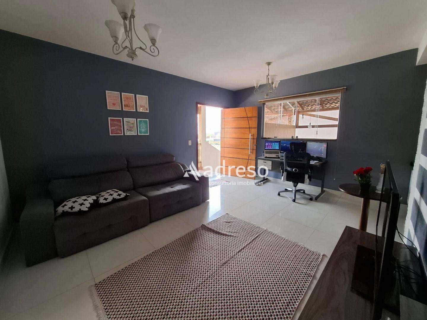 Casa com 3 dormitrios  venda por R$ 450.000 - Jardim Vitria - Mairinque/SP