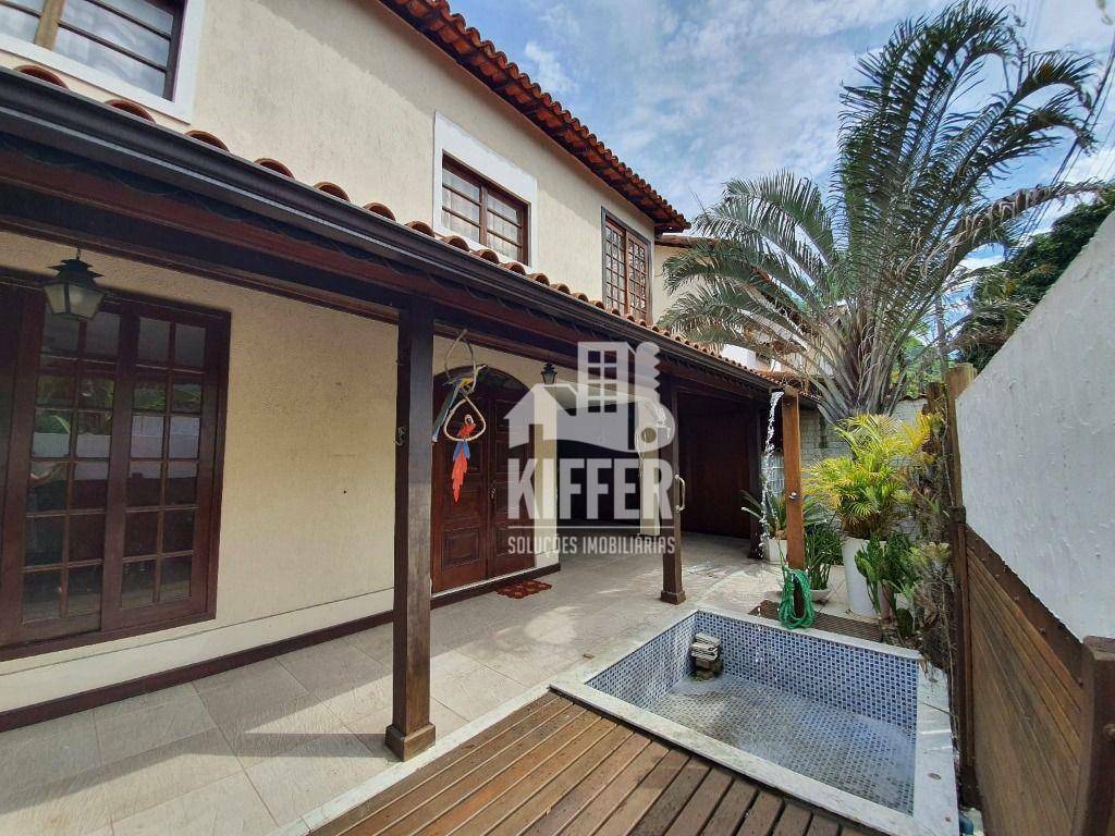 Casa com 4 quartos à venda, 180 m² por R$ 780.000 - São Francisco - Niterói/RJ