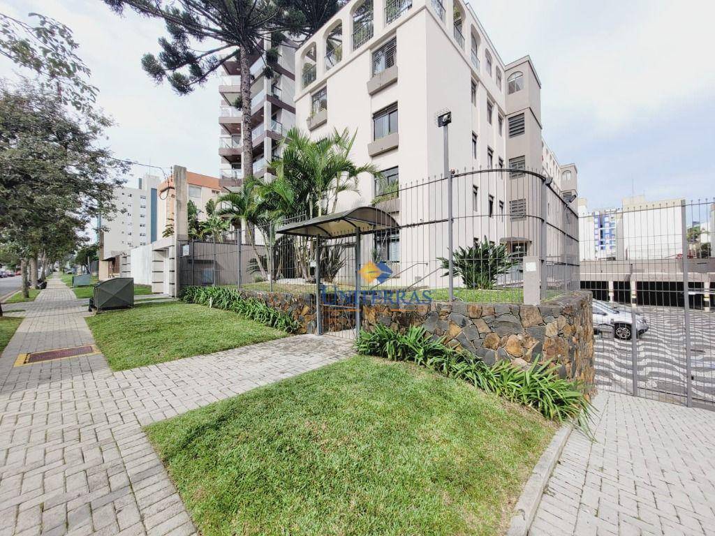 Apartamento com 3 dormitórios para alugar, 88 m² por R$ 2.000/mês - Bacacheri - Curitiba/PR