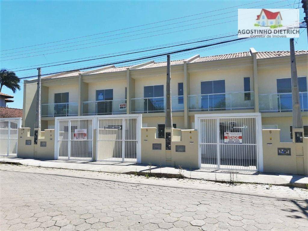 Sobrado com 2 Dormitórios à venda, 70 m² por R$ 240.000,00
