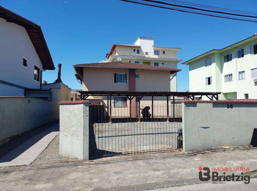 Apartamento para alugar  no Bom Retiro - Joinville, SC. Imveis
