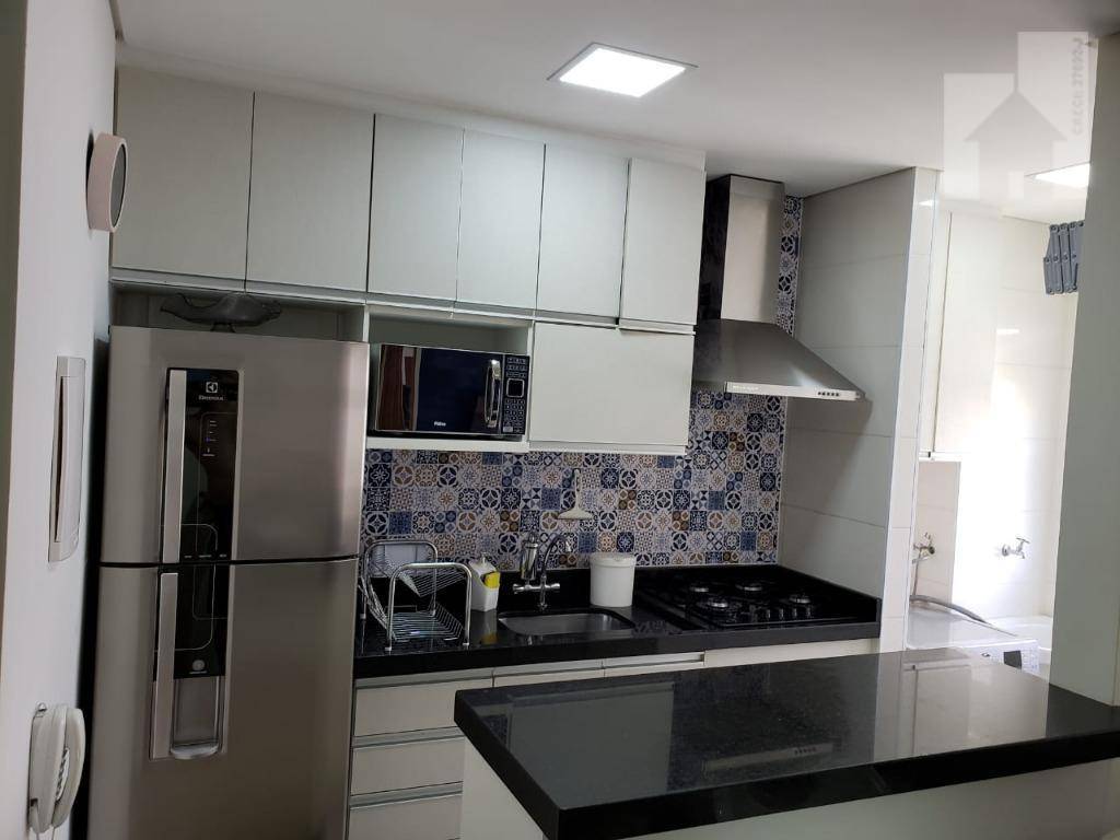 Apartamento com 2 dormitórios à venda, 46 m² por R$ 300.000,00 - Colônia - Jundiaí/SP