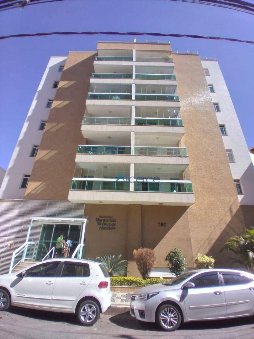 Cobertura com 3 dormitórios à venda, 140 m² por R$ 950.000,00 - Granbery - Juiz de Fora/MG