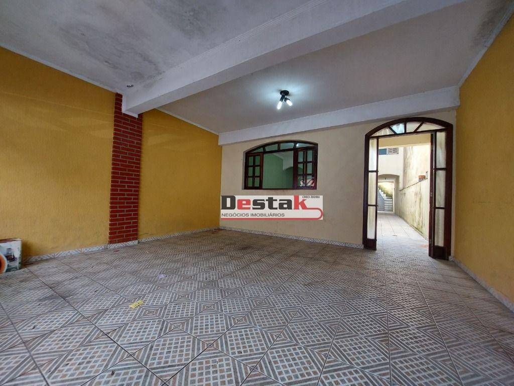 Sobrado com 3 dormitórios para alugar, 125 m² por R$ 2.000,00/mês - Demarchi - São Bernardo do Campo/SP