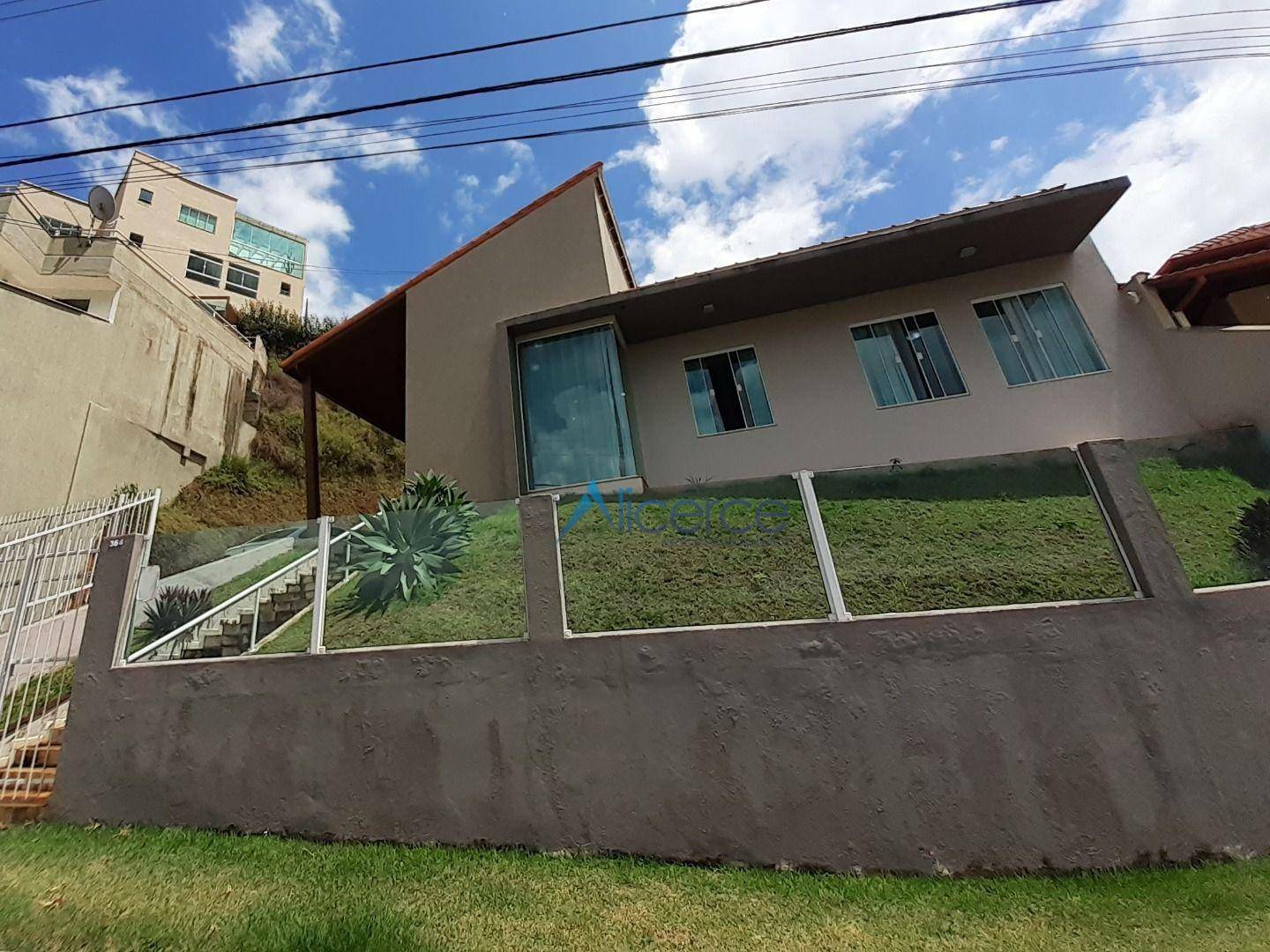 Casa com 3 dormitórios à venda, 161 m² por R$ 970.000,00 - Bom Clima - Juiz de Fora/MG