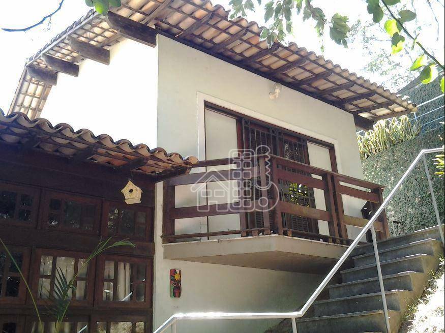 Casa com 3 dormitórios à venda, 210 m² por R$ 850.000,00 - Badu - Niterói/RJ