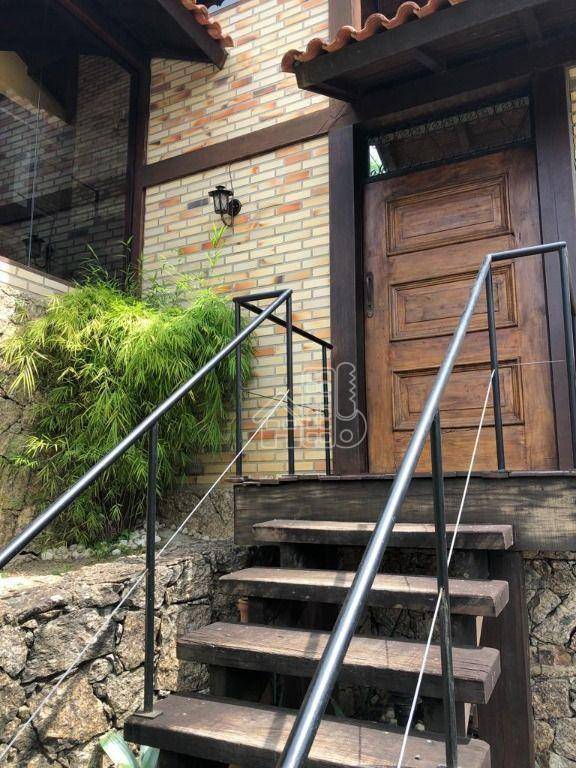 Casa com 4 dormitórios à venda, 350 m² por R$ 1.390.000,00 - Engenho do Mato - Niterói/RJ