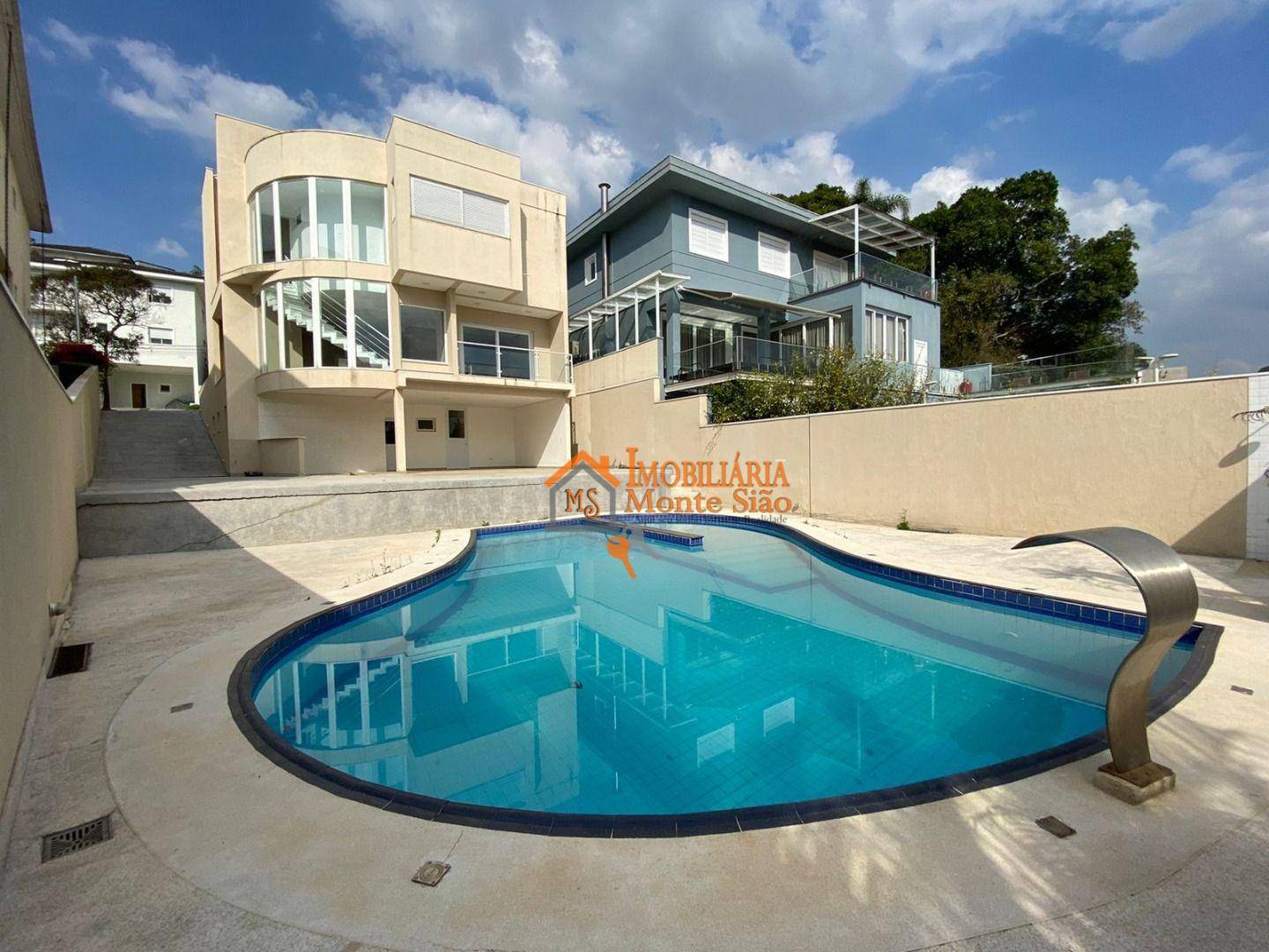 Sobrado com 4 dormitórios à venda, 250 m² por R$ 2.200.000,00 - Golf Gardens - Carapicuíba/SP