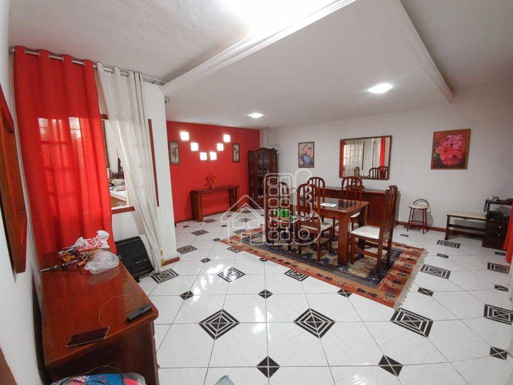 Casa com 4 quartos à venda, 1000 m² por R$ 950.000 - Monjolo - São Gonçalo/RJ