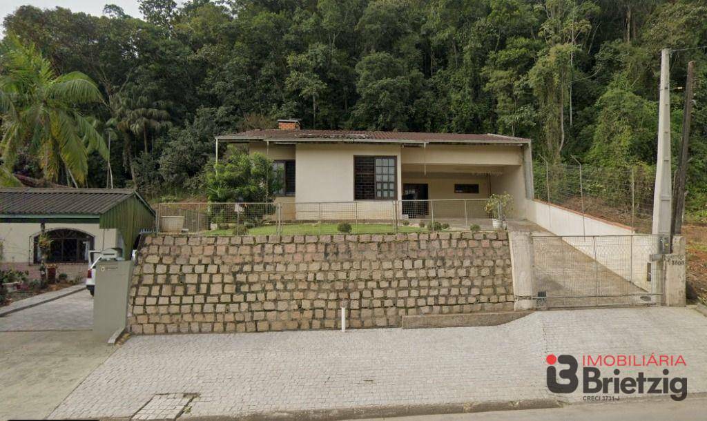 Casa  venda  no Bom Retiro - Joinville, SC. Imveis