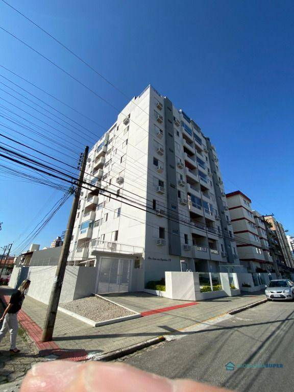 Apartamento com 3 dormitórios à venda, 109 m² por R$ 650.000,00 - Balneário - Florianópolis/SC
