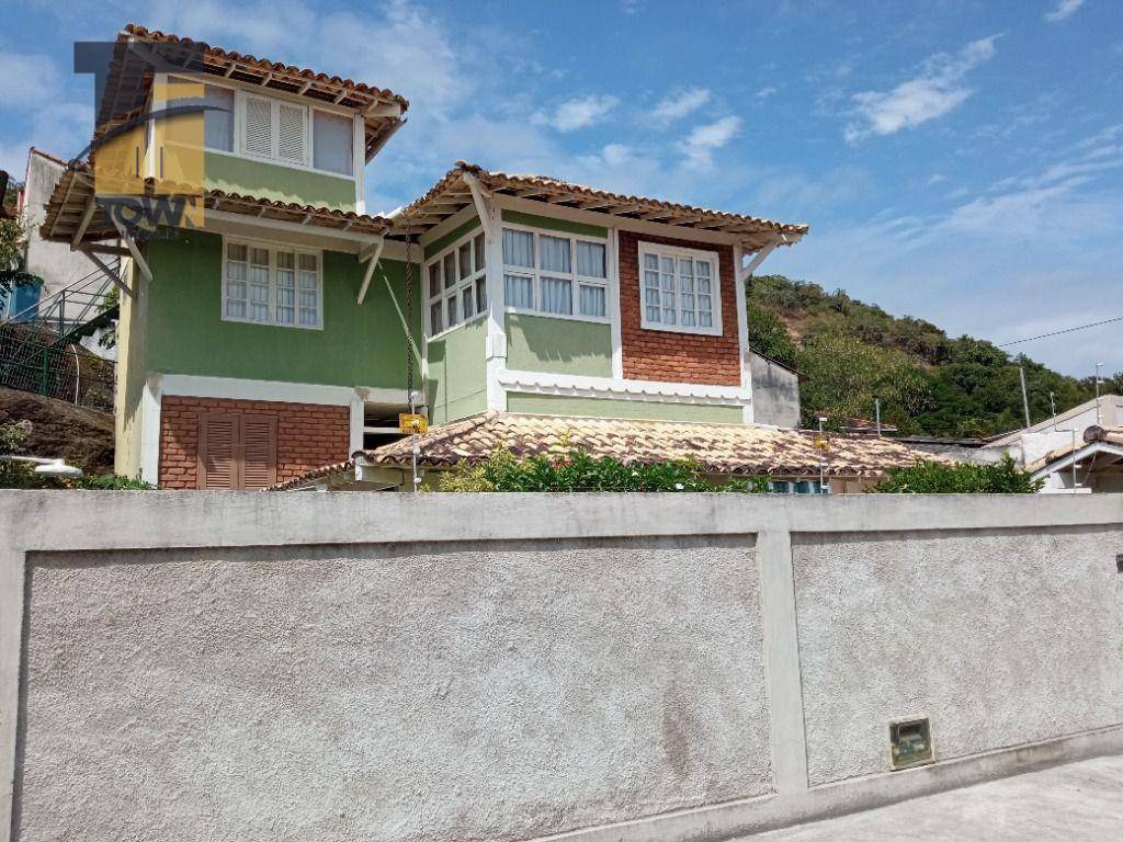 Casa com 3 dormitórios à venda, 201 m² por R$ 850.000,00 - Piratininga - Niterói/RJ