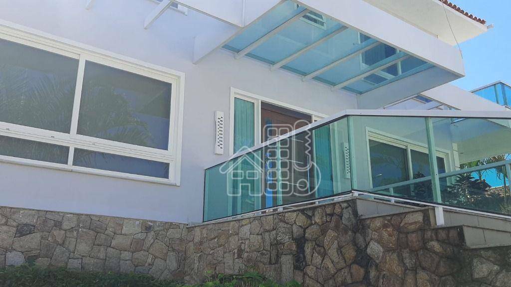 Casa com 4 dormitórios à venda, 735 m² por R$ 4.600.000,00 - Camboinhas - Niterói/RJ