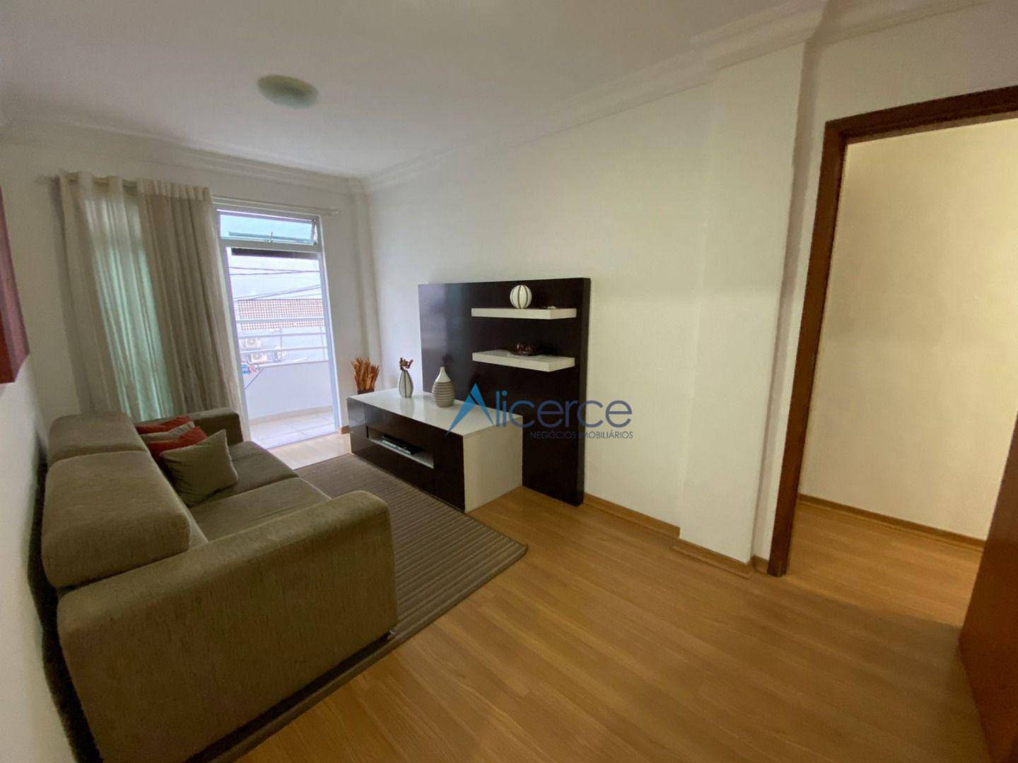 Apartamento com 3 dormitórios à venda, 95 m² por R$ 389.000,00 - São Mateus - Juiz de Fora/MG