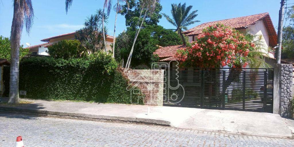 Casa com 4 guartos à venda, 350 m² por R$ 1.100.000 - Itaipu - Niterói/RJ