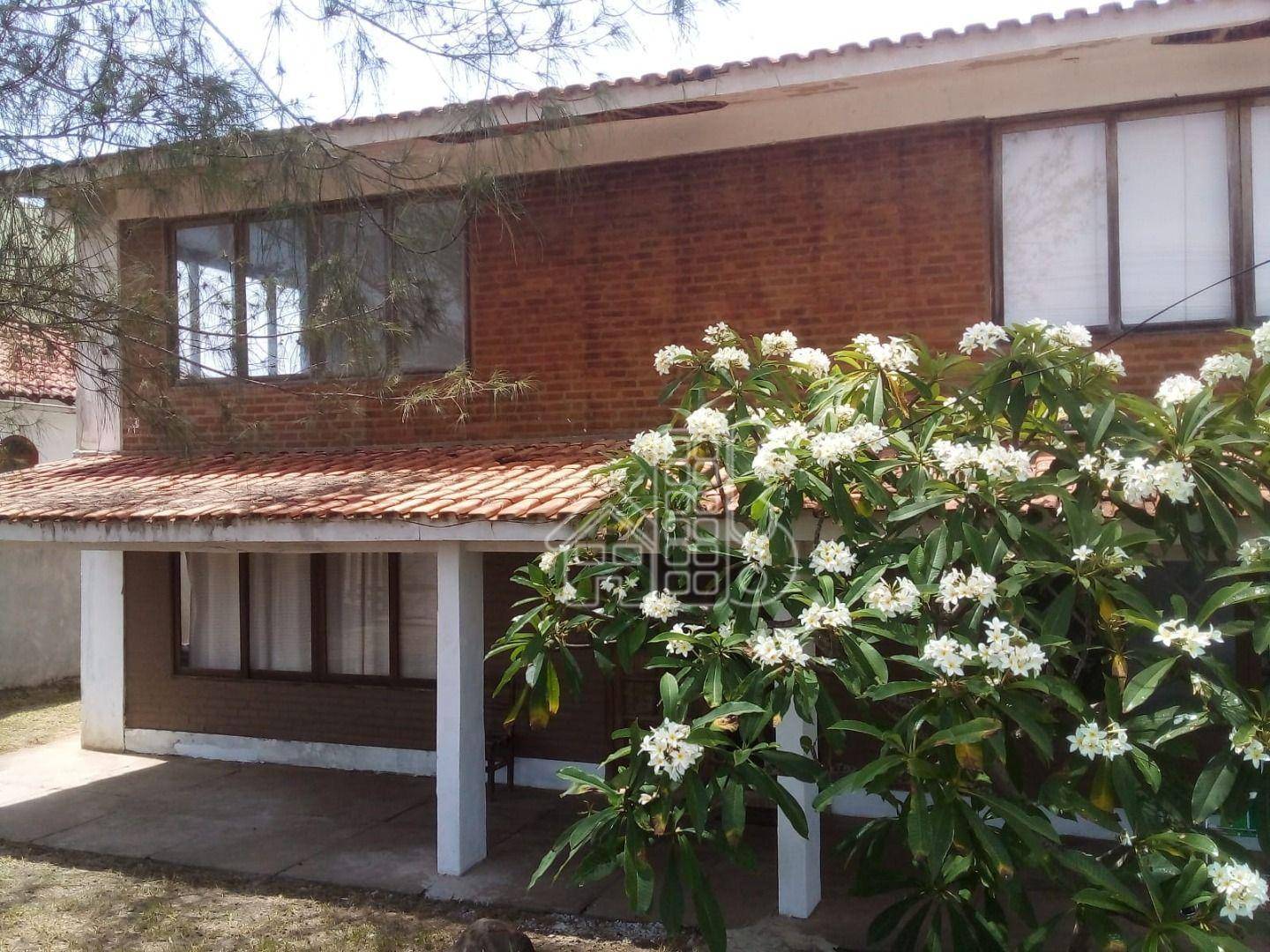Apartamento com 2 dormitórios à venda, 70 m² por R$ 200.000,00 - Cordeirinho - Maricá/RJ