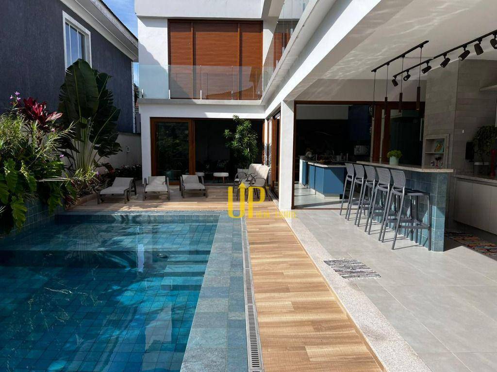 Casa com 5 dormitórios à venda, 270 m² por R$ 3.500.000,00 - Balneário Praia do Pernambuco - Guarujá/SP