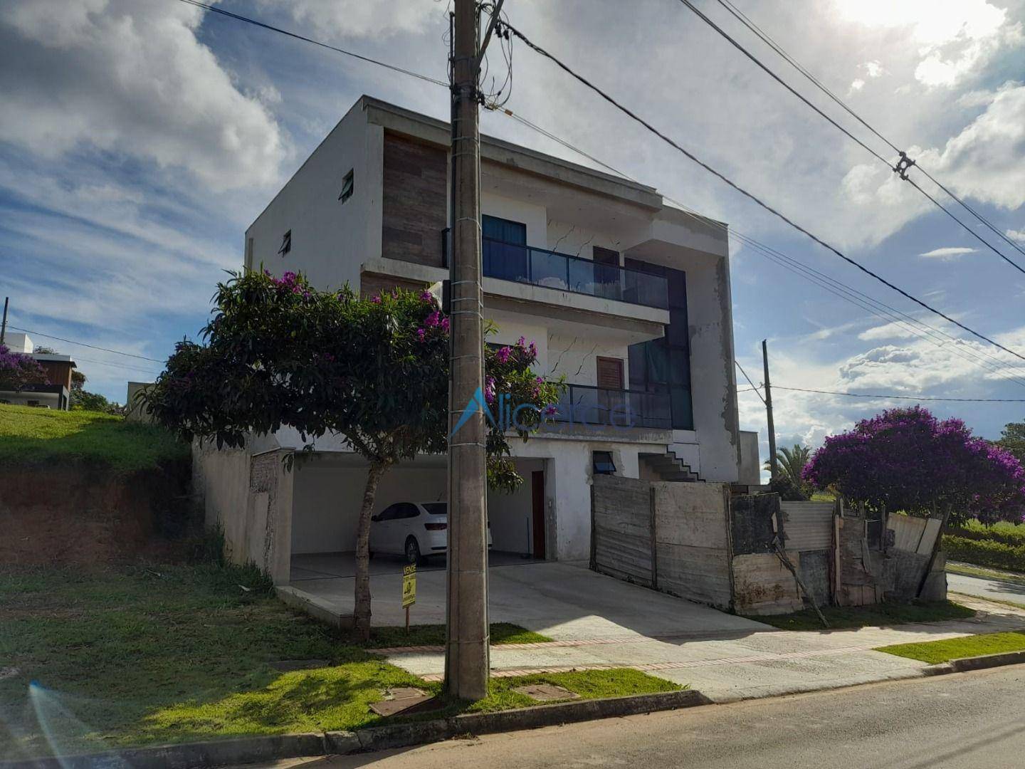Casa com 4 dormitórios à venda, 260 m² por R$ 1.100.000,00 - Residencial Alvim - Juiz de Fora/MG