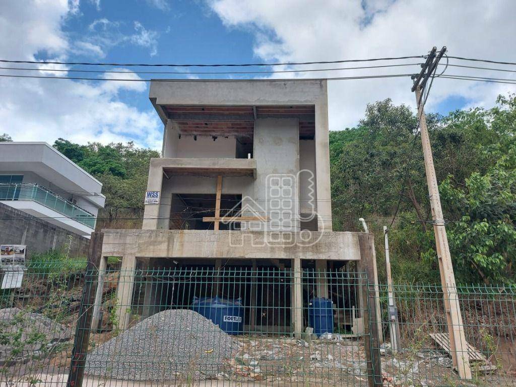 Casa com 3 quartos à venda, 280 m² por R$ 750.000 - Maria Paula - Niterói/RJ